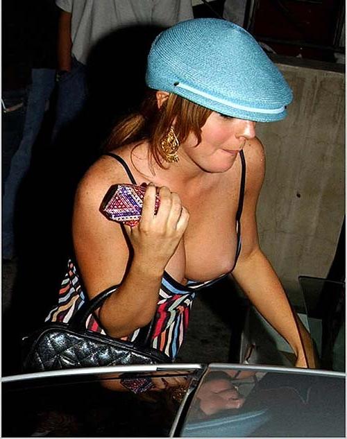 16P Lindsay Lohan sexy upskirt and nipple slip paparazzi photos