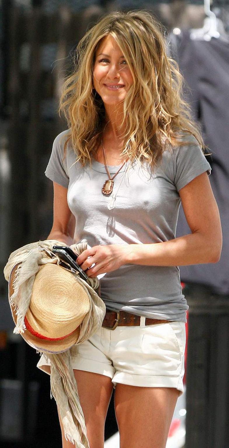16P Jennifer Aniston upskirt and perfect cleavage