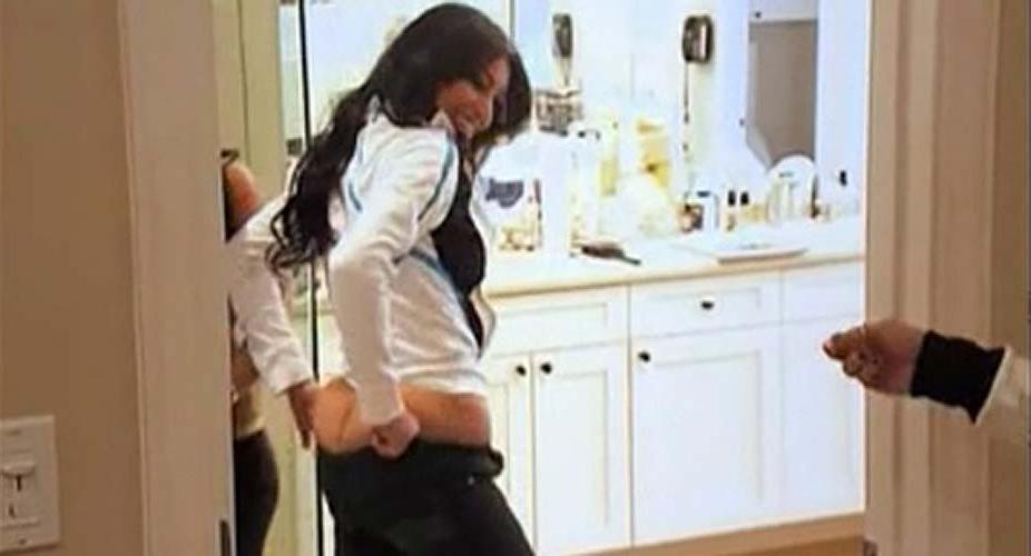 16P Kim Kardashian exposing sexy body in bikini and totally nude ass