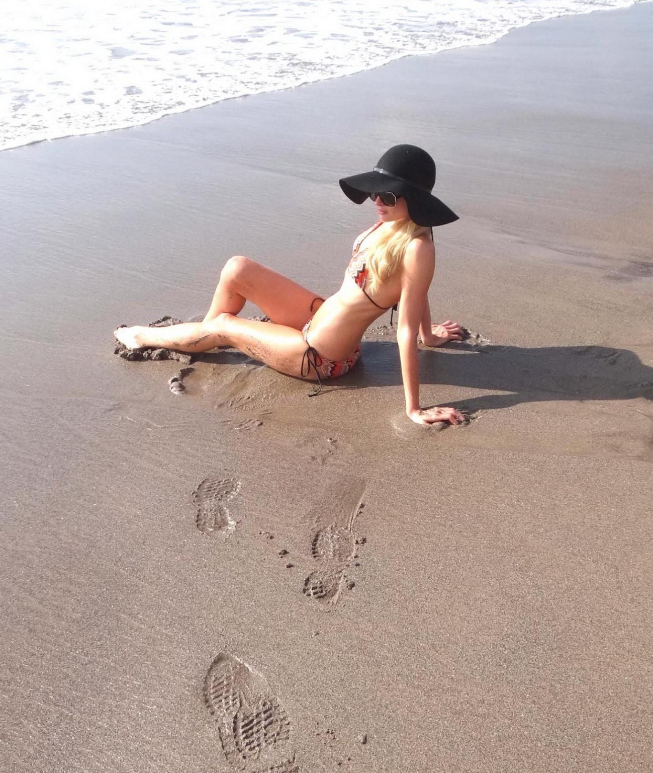 16P Paris Hilton showing off her bikini body in Bali
