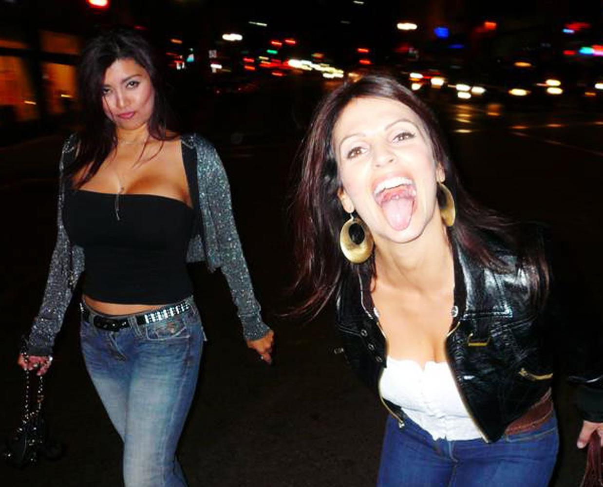 16P Denise Milani unseen hot private candid photos