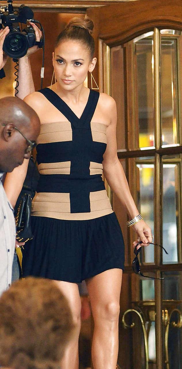 16P Jennifer Lopez showing her great ass upskirt in short dress paparazzi pictures