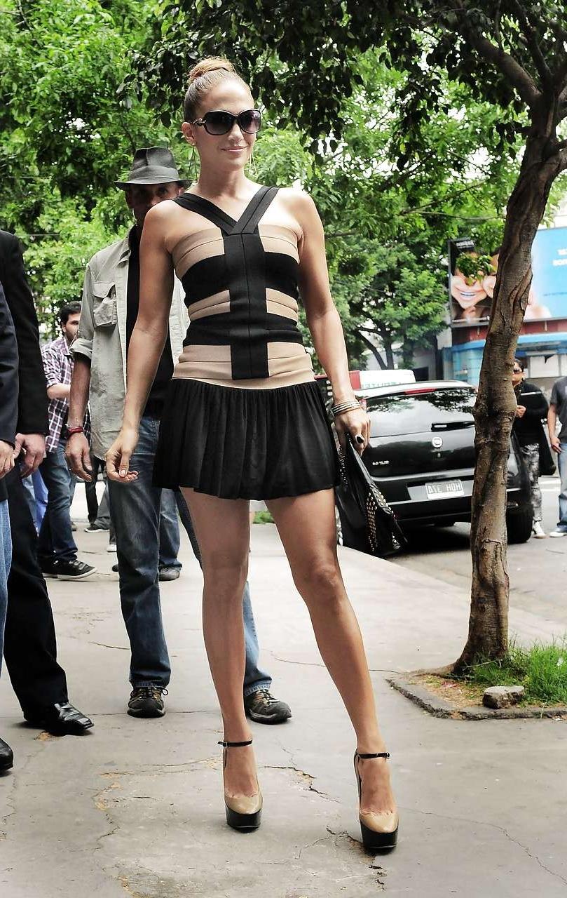 16P Jennifer Lopez showing her great ass upskirt in short dress paparazzi pictures