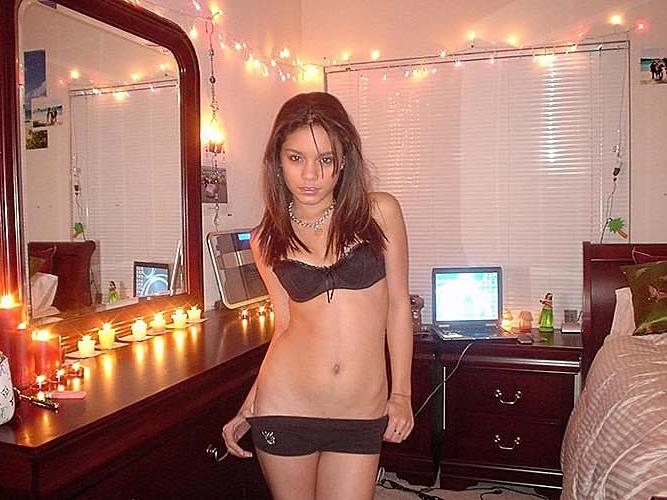 16P Vanessa Hudgens posing nude on sexy and hot leaked photos