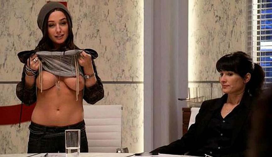 16P Addison Timlin exposing sexy body and huge boobs on leaked photos