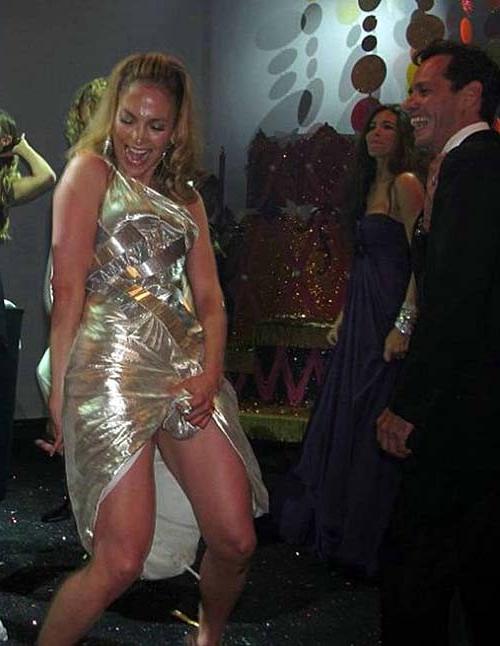 16P Jennifer Lopez sexy and hot upskirt and nipple slip paparazzi photos