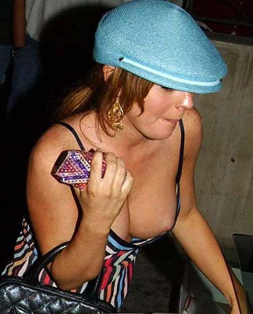 16P Lindsay Lohan sexy seethru and hard nipples paparazzi photos