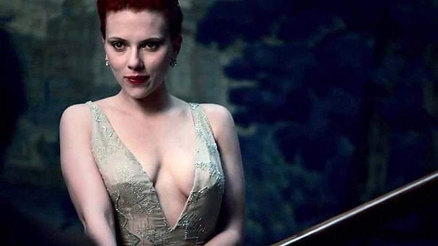 16P Scarlett Johansson exposing her totally nude body and huge boobs