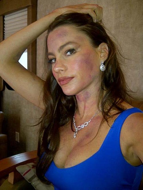 16P Sofia Vergara exposing sexy body and huge boobs on private photos