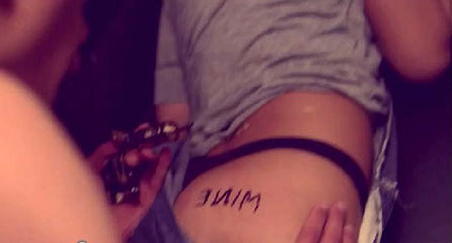 16P Rihanna exposing her sexy nude body and hot ass on private photos