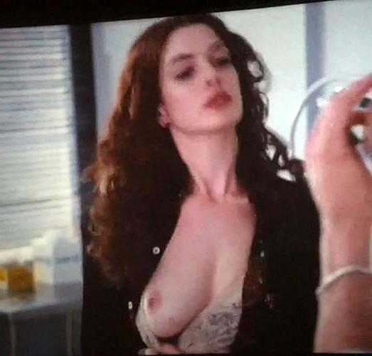 16P Anne Hathaway get fucking hard and exposing her huge boobs