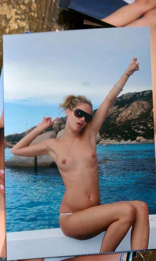 16P May Andersen masturbating and get fucking very hard on leaked photos