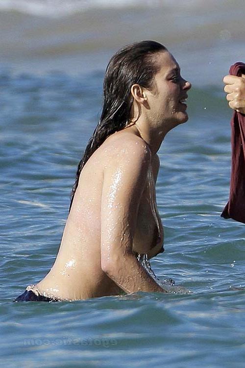 16P Marion Cotillard sexy and hot topless and big nipples paparazzi photos