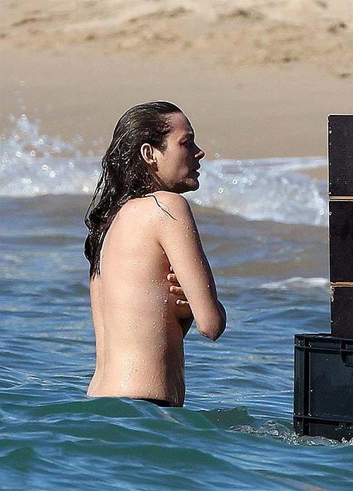 16P Marion Cotillard sexy and hot topless and big nipples paparazzi photos