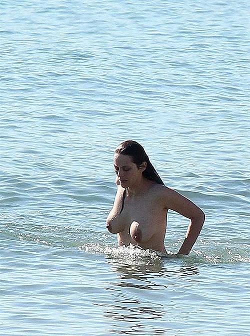 16P Marion Cotillard sexy and hot topless and big nipples paparazzi photos