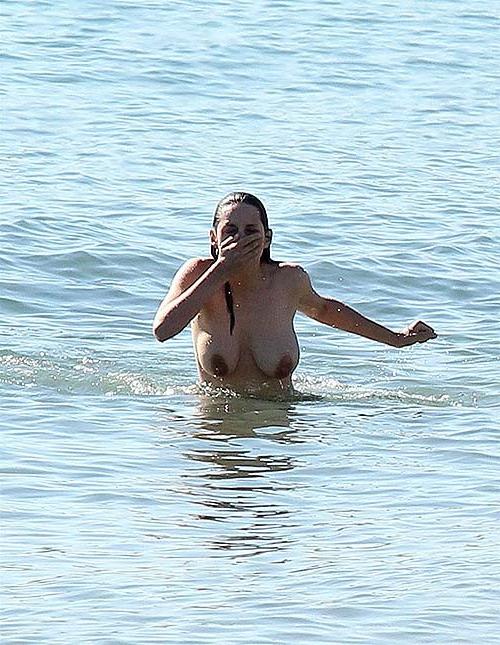 16P Marion Cotillard sexy and hot topless and big nipples paparazzi photos