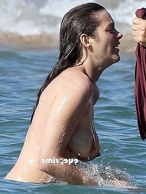 16P Marion Cotillard sexy and hot topless and big nipples paparazzi photos