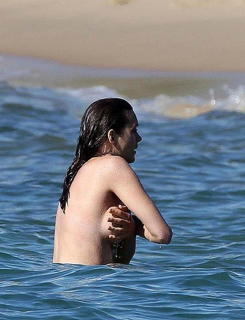 16P Marion Cotillard sexy and hot topless and big nipples paparazzi photos