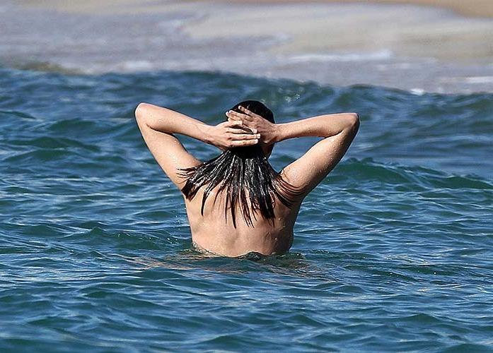 16P Marion Cotillard sexy and hot topless and big nipples paparazzi photos