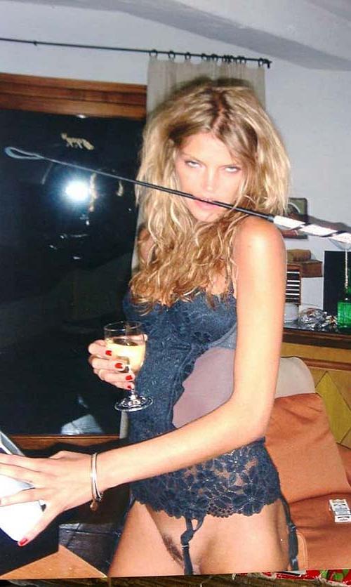 16P May Andersen exposing her sexy nude body and nice ass on leaked photos