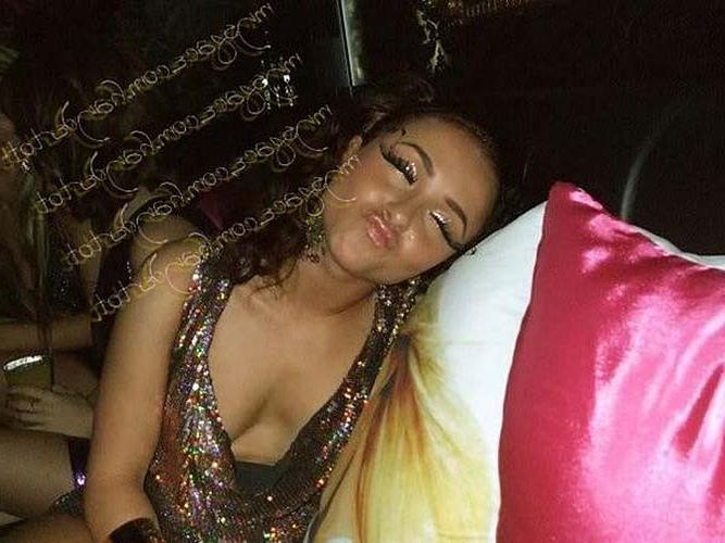 16P Hayden Panettiere looking very hot and sexy on private photos