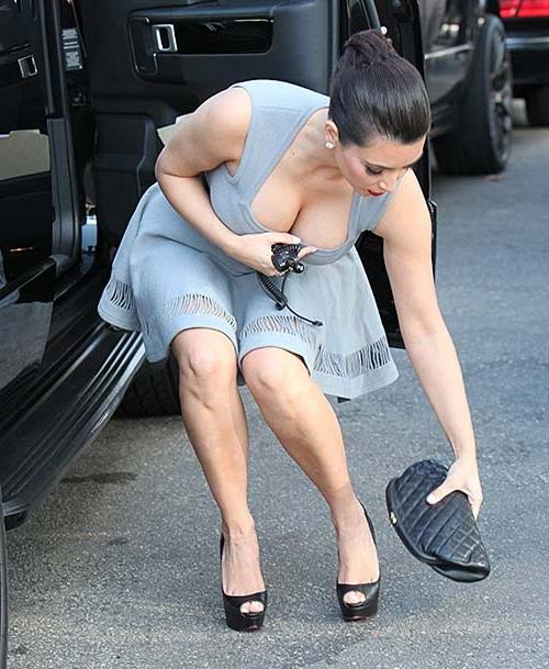 16P Kim Kardashian exposing fucking sexy body and huge boobs