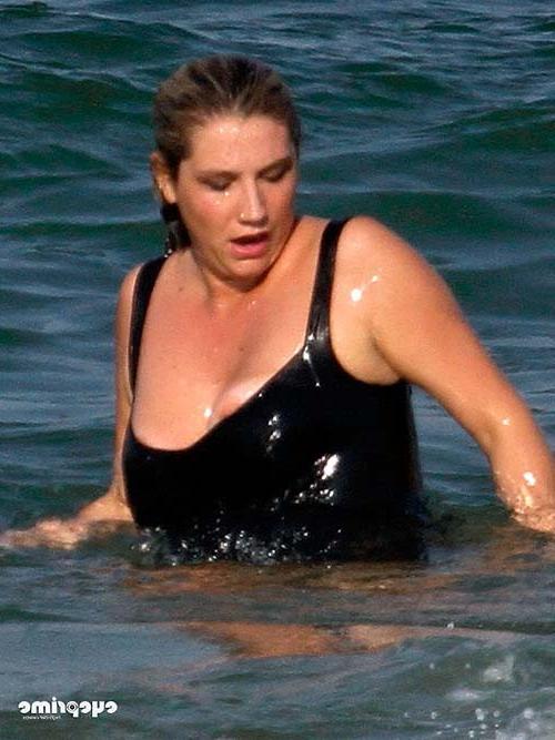 16P Kesha Sebert sexy and hot bikini and nipple slip paparazzi photos