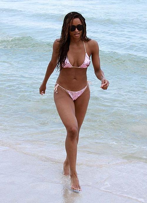 16P Ciara fucking sexy and hot bikini and nice topless paparazzi photos