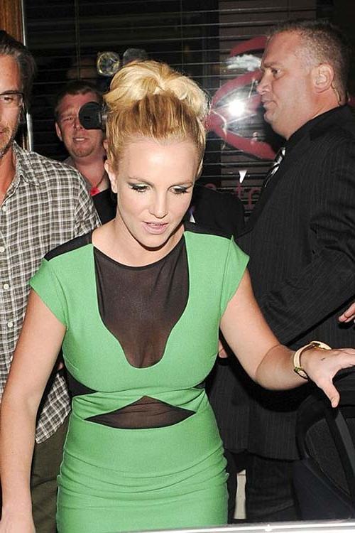 16P Britney Spears fucking sexy and hot upskirt and see thru paparazzi photos