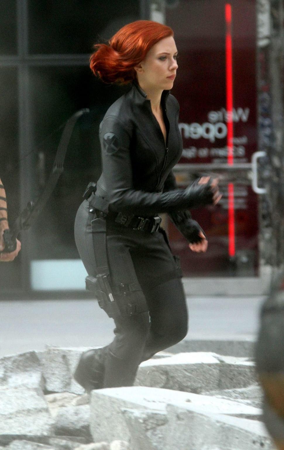 16P Scarlett Johansson leaked personal nude pics made by the cell phone