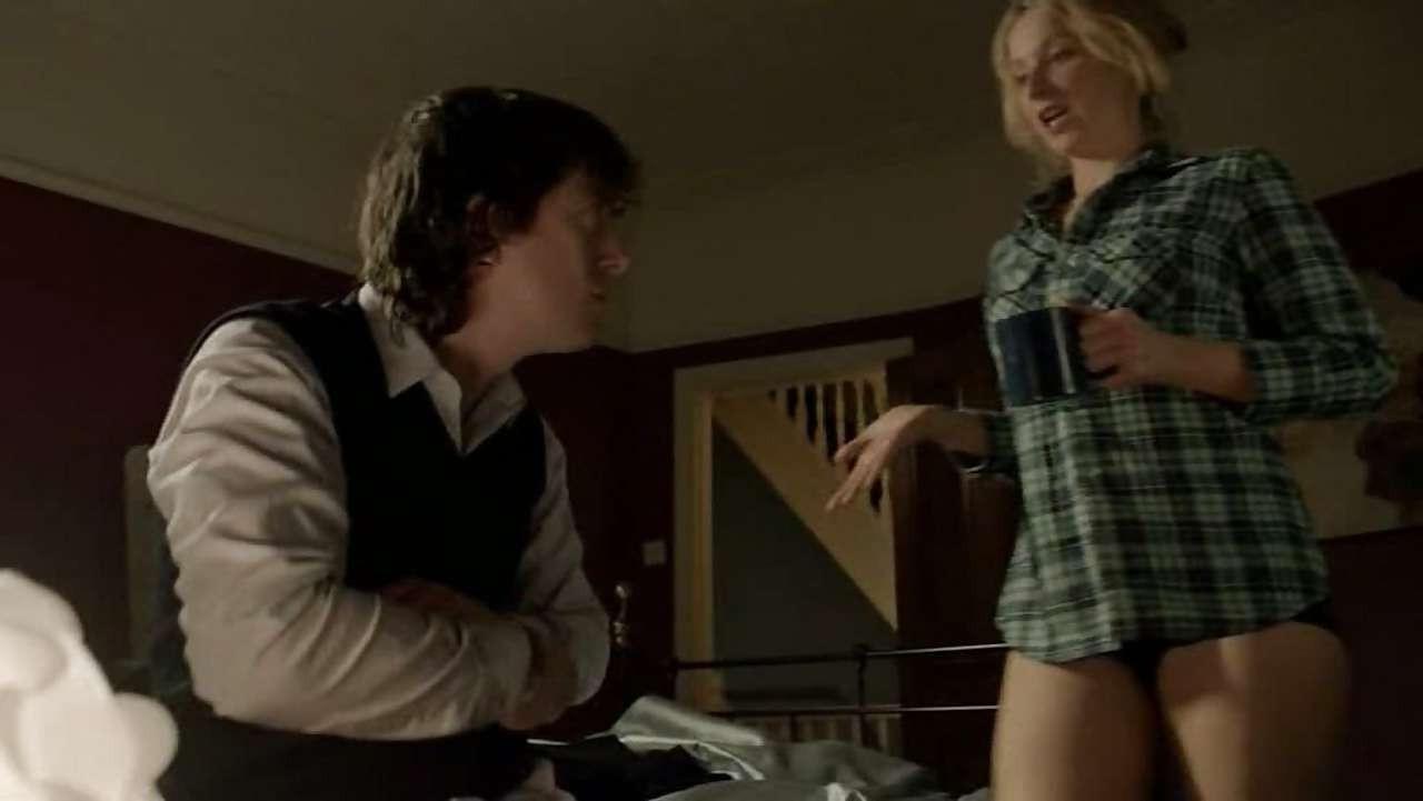 16P Amy Beth Hayes showing her nice tits and fucking with some guy in bed