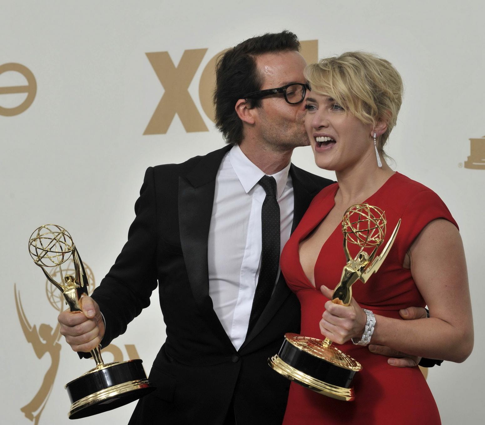 16P Kate Winslet braless showing side boob at 63rd Primetime Emmy Awards