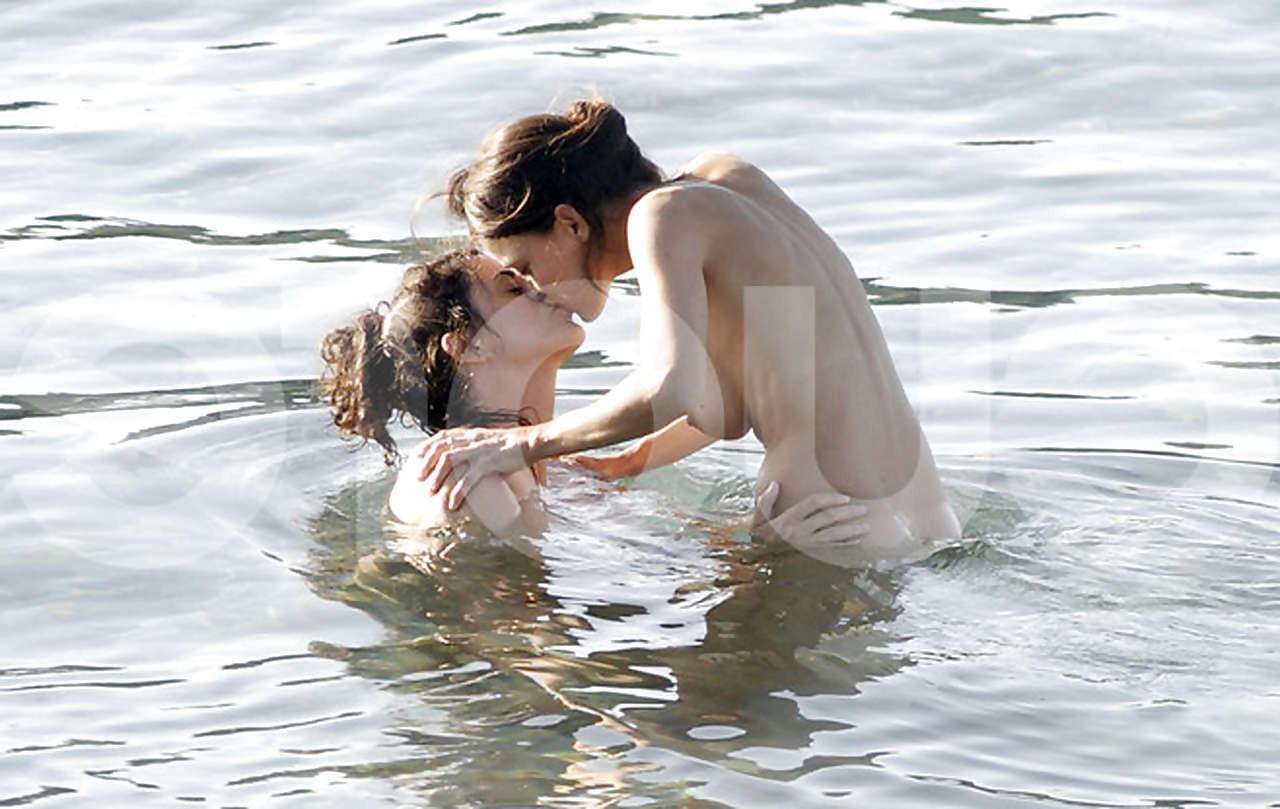 16P Elena Anaya showing her hairy pussy and big tits and kissing girl on beach papar