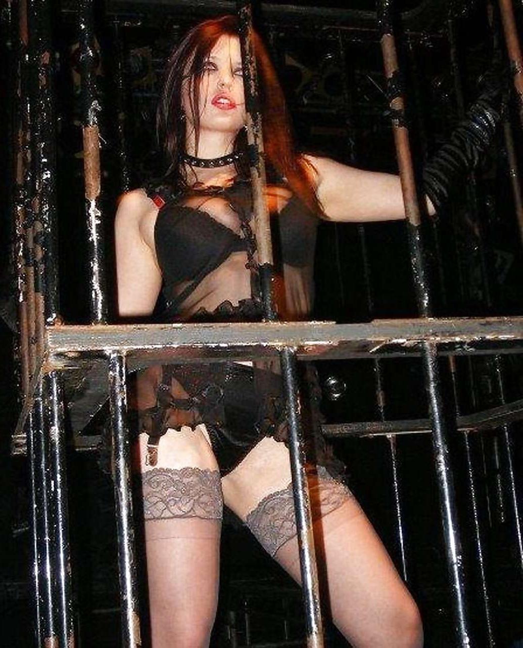 16P Georgina Baillie showing her big tits on beach and in stockings paparazzi pictur