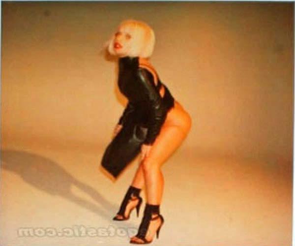 16P Lady Gaga posing nude and showing big boobs and nice pussy