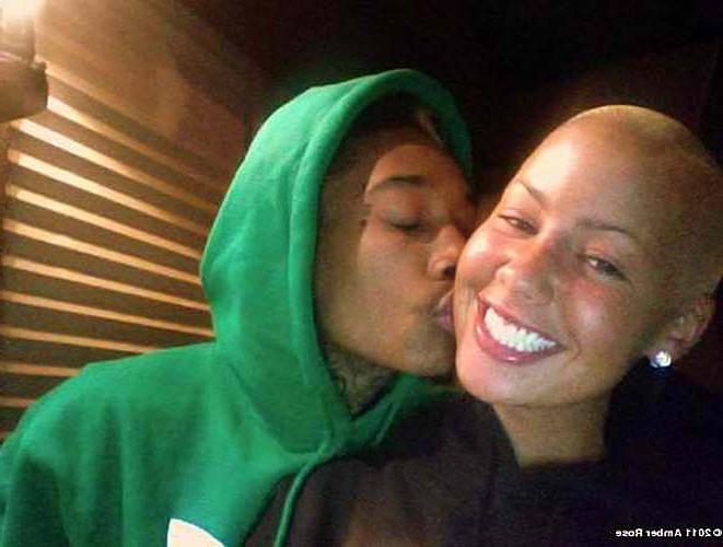16P Amber Rose exposing her sexy body and huge boobs on private photos