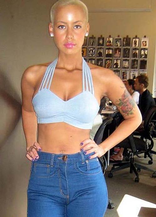 16P Amber Rose exposing her sexy body and huge boobs on private photos