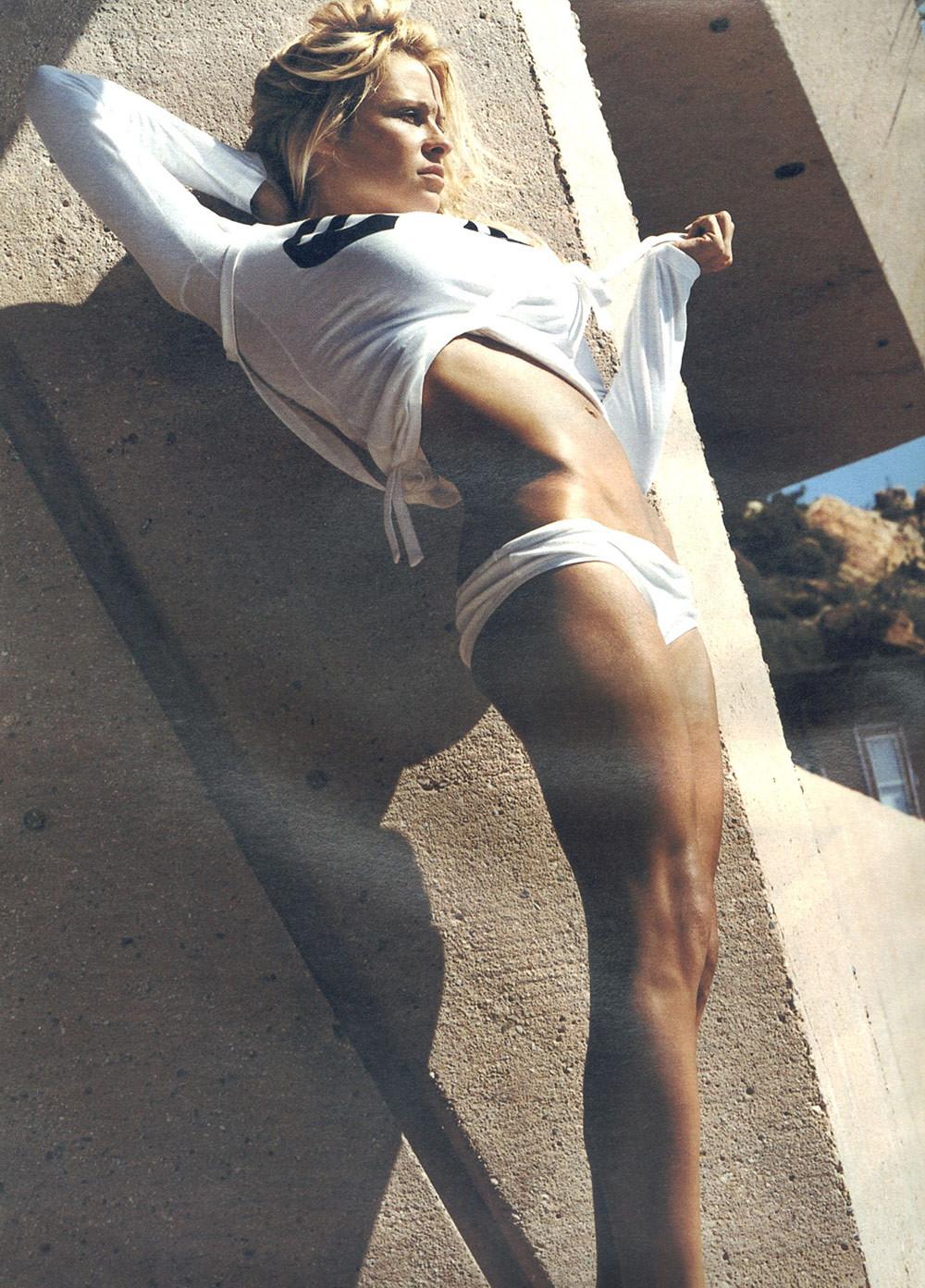 15P Pamela Anderson stunning body in white lingerie