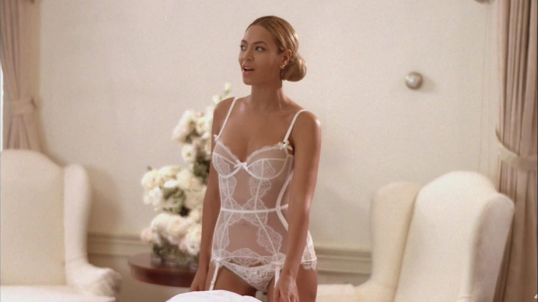 15P Beyonce Knowles in attractive white underwear