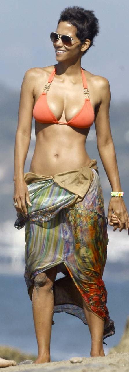 16P Halle Berry exposing fucking sexy body and hot ass in bikini on beach