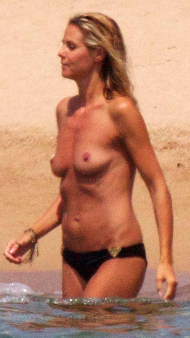 16P Heidi Klum fucking sexy and hot paparazzi topless photos on beach