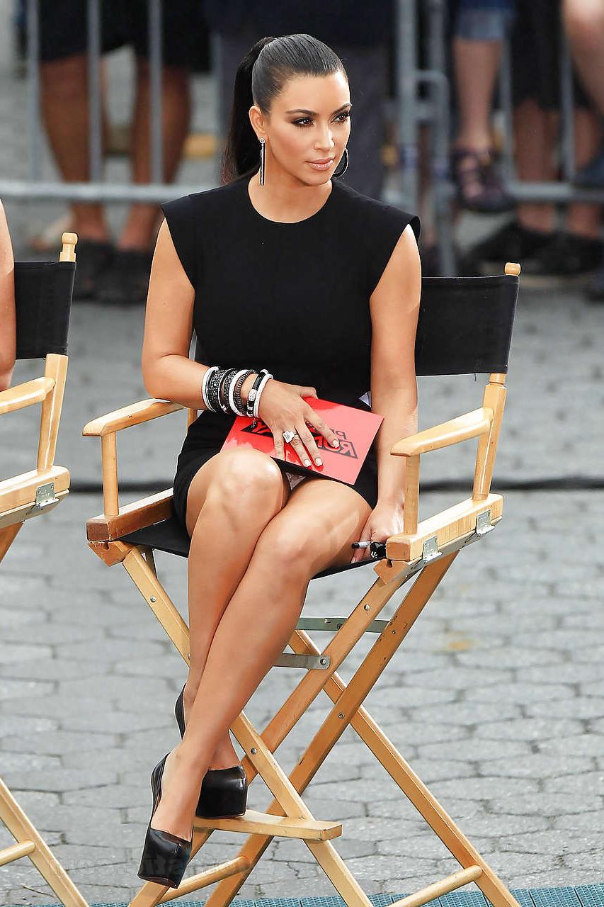 16P Kim Kardashian showing white panties upskirt and enjoy in bikini with boyfriend