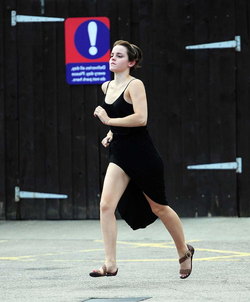 16P Emma Watson fucking sexy and hot paparazzi upskirt photos