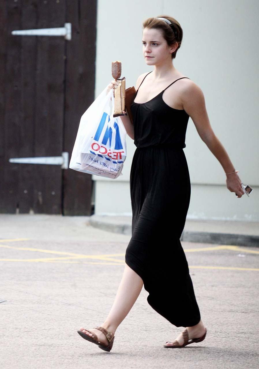 16P Emma Watson fucking sexy and hot paparazzi upskirt photos