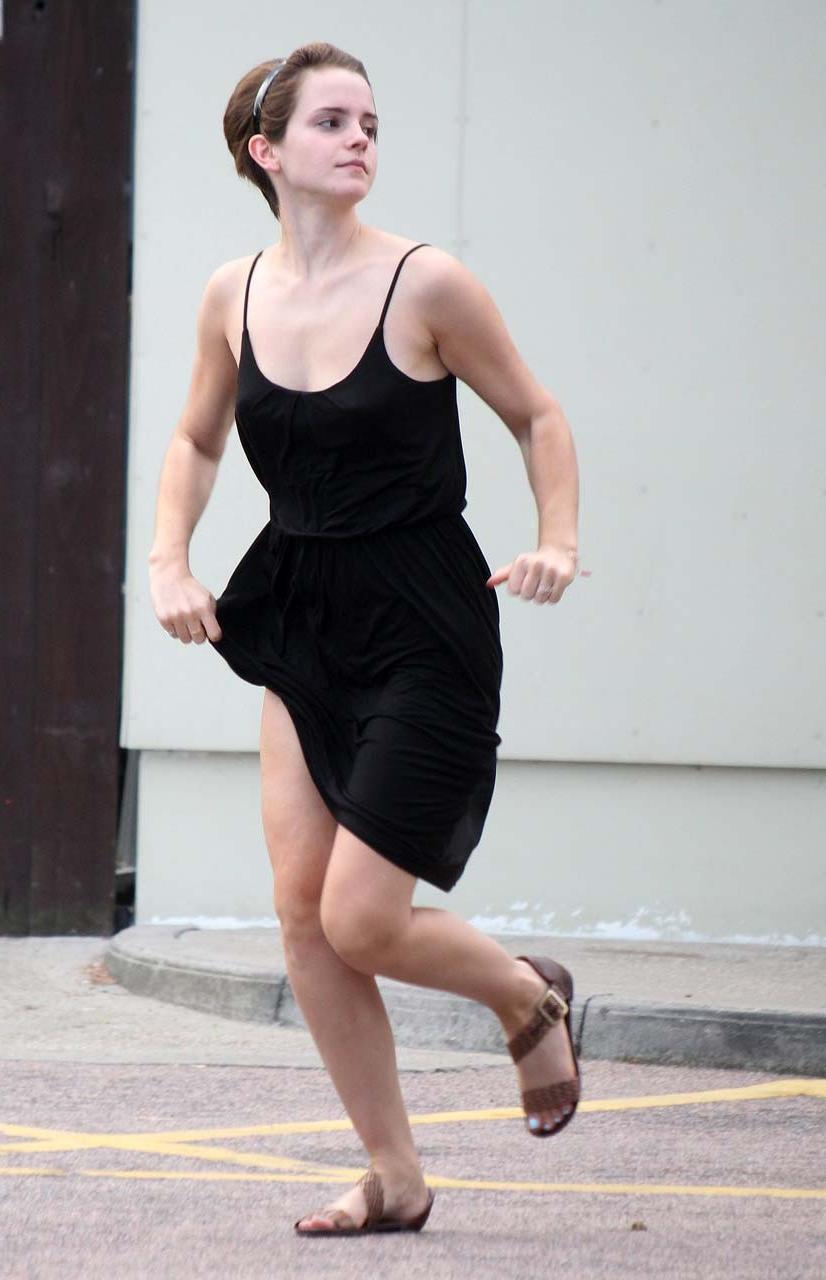 16P Emma Watson fucking sexy and hot paparazzi upskirt photos