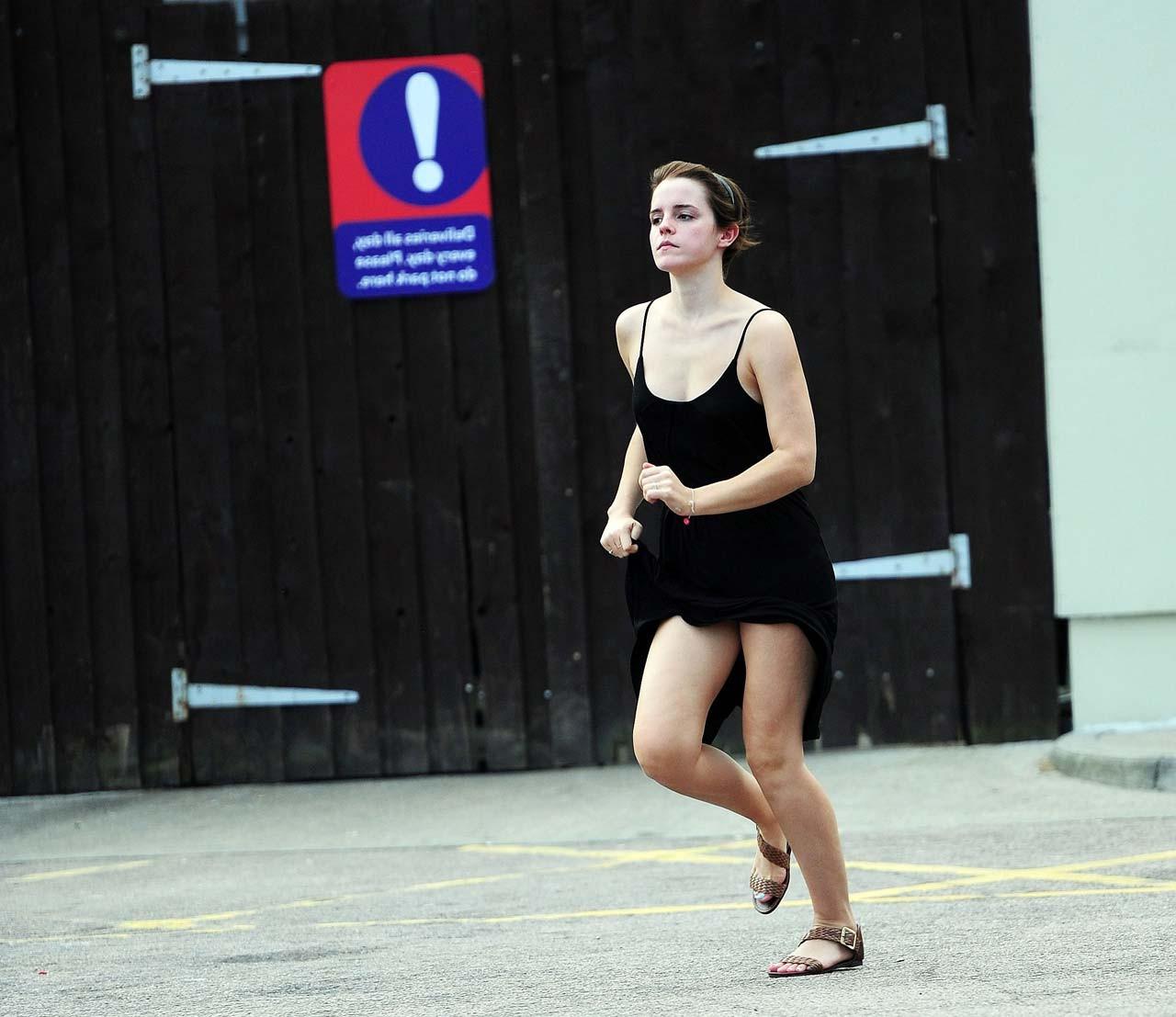 16P Emma Watson fucking sexy and hot paparazzi upskirt photos