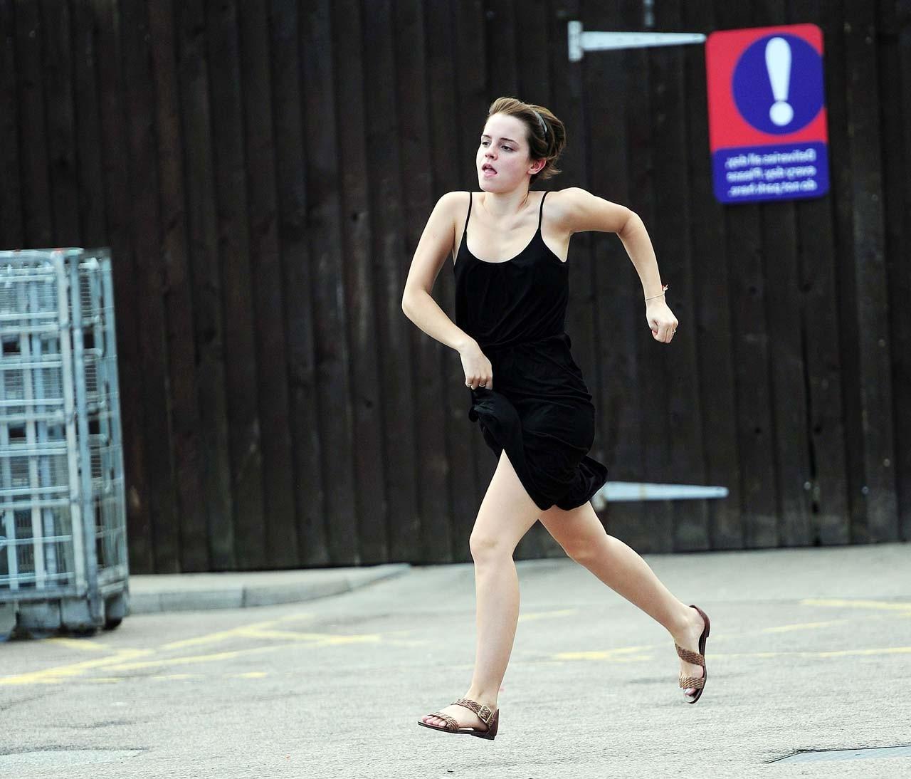 16P Emma Watson fucking sexy and hot paparazzi upskirt photos