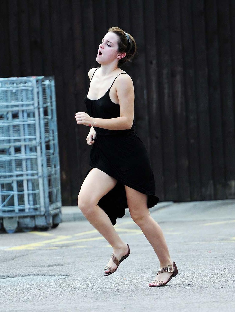 16P Emma Watson fucking sexy and hot paparazzi upskirt photos