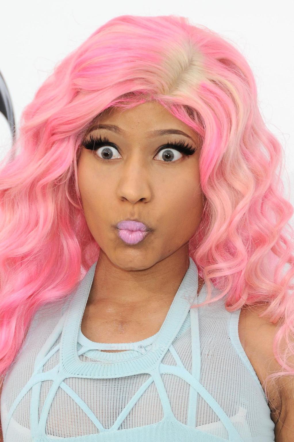 16P Nicki Minaj nipple slip on Good Morning America show
