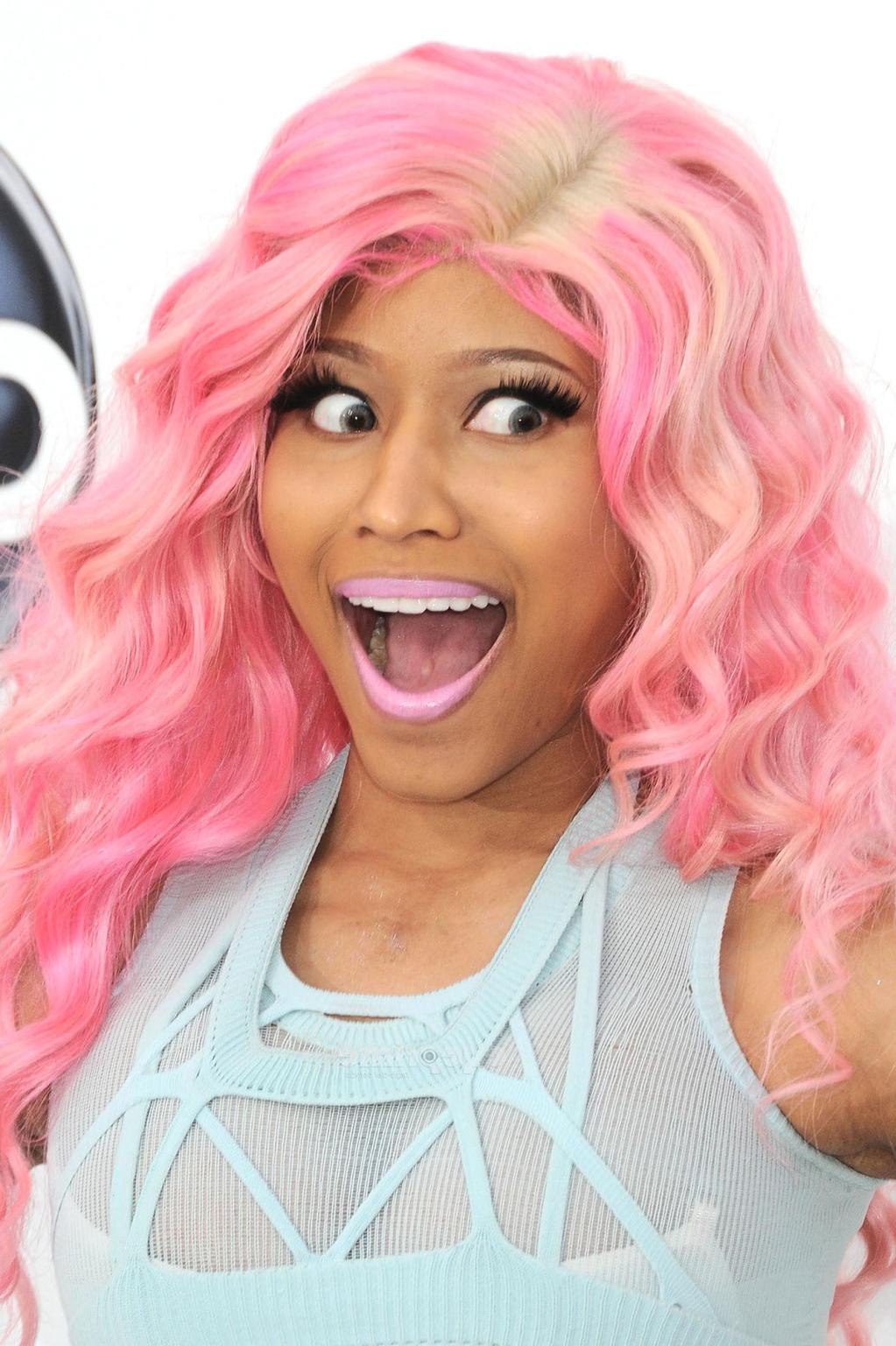16P Nicki Minaj nipple slip on Good Morning America show